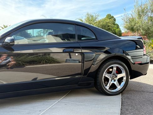 Used 2004 Ford Mustang Cobra image 9