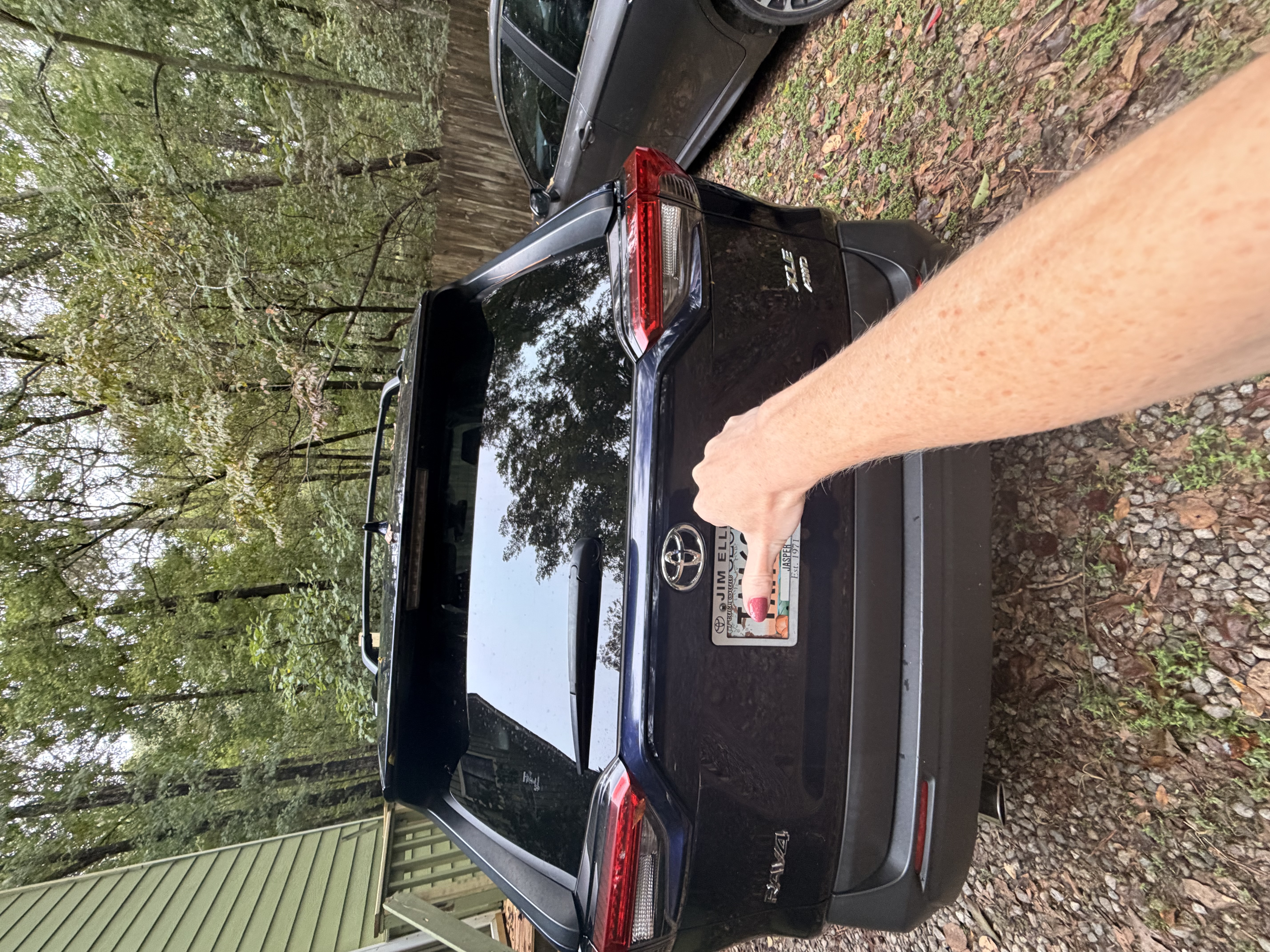 Used 2019 Toyota RAV4 XLE Premium AWD/4WD image 9