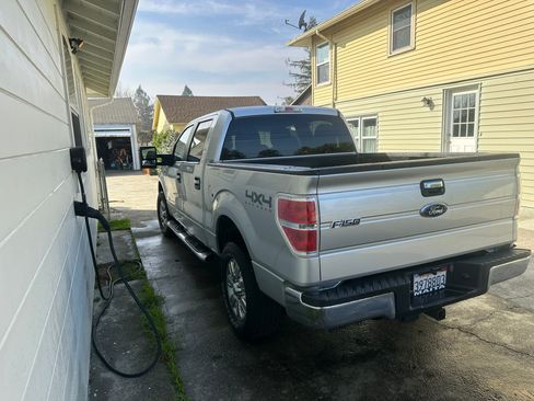 Used 2012 Ford F150 XLT w/ XLT Chrome Pkg image 5