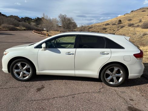 Used 2013 Toyota Venza Limited w/ Tow Prep Pkg image 2