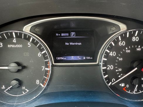 Used 2020 Nissan Pathfinder SV AWD/4WD image 14
