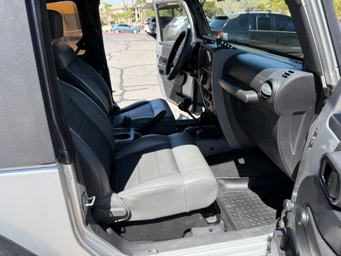 Used 2009 Jeep Wrangler X AWD/4WD image 15