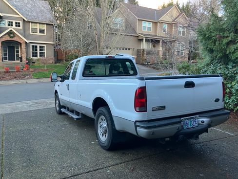 Used 2006 Ford F250 XLT image 6
