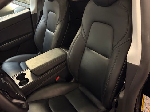 Used 2021 Tesla Model Y Long Range image 12