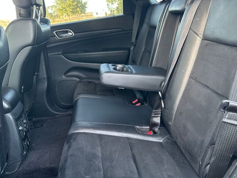 Used 2018 Jeep Grand Cherokee Altitude image 11