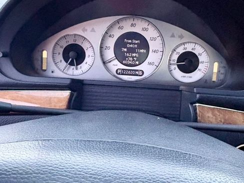 Used 2009 Mercedes-Benz E 350 Sedan image 9