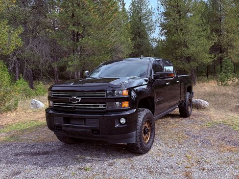 Used 2016 Chevrolet Silverado 2500 LTZ w/ Duramax Plus Package AWD/4WD image 26
