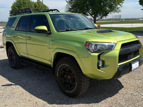 Used 2022 Toyota 4Runner TRD Pro AWD/4WD image 4