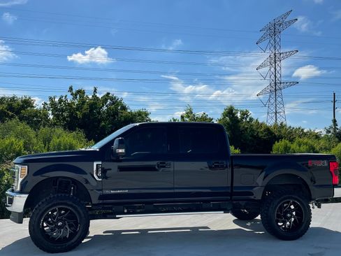 Used 2019 Ford F250 Lariat w/ Lariat Ultimate Package image 2