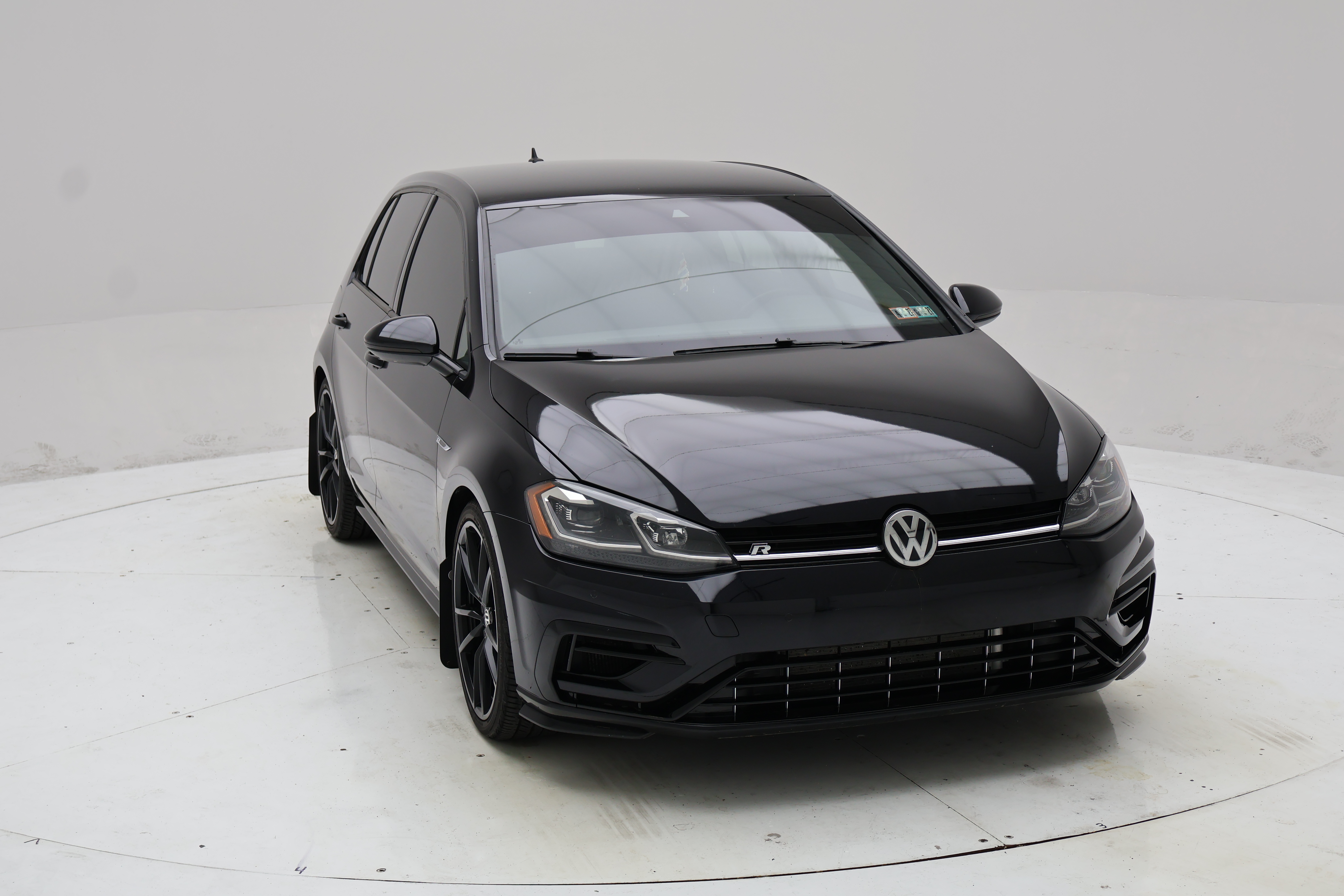 Used 2019 Volkswagen Golf R 4-Door AWD/4WD image 11
