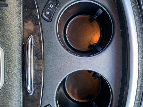 Used 2014 Chrysler 300 C w/ Beats Audio Group image 10