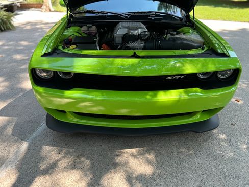 Used 2015 Dodge Challenger SRT Hellcat RWD image 8