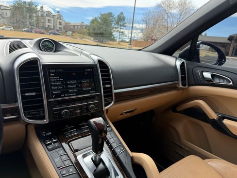 Used 2016 Porsche Cayenne S AWD/4WD image 18