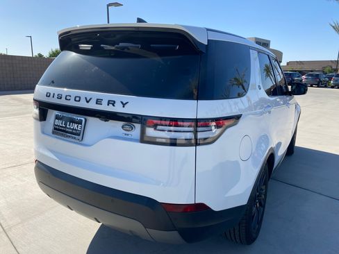 Used 2017 Land Rover Discovery SE image 5