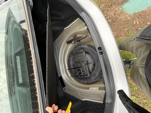 Used 2017 Toyota Corolla LE image 14