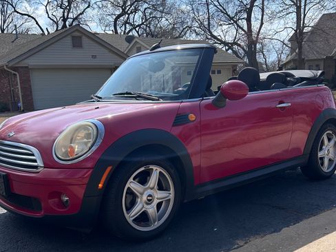 Used 2010 MINI Cooper Convertible image 2