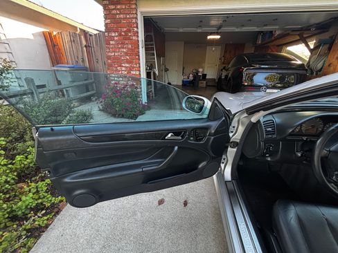 Used 2000 Mercedes-Benz CLK 430 Coupe image 9