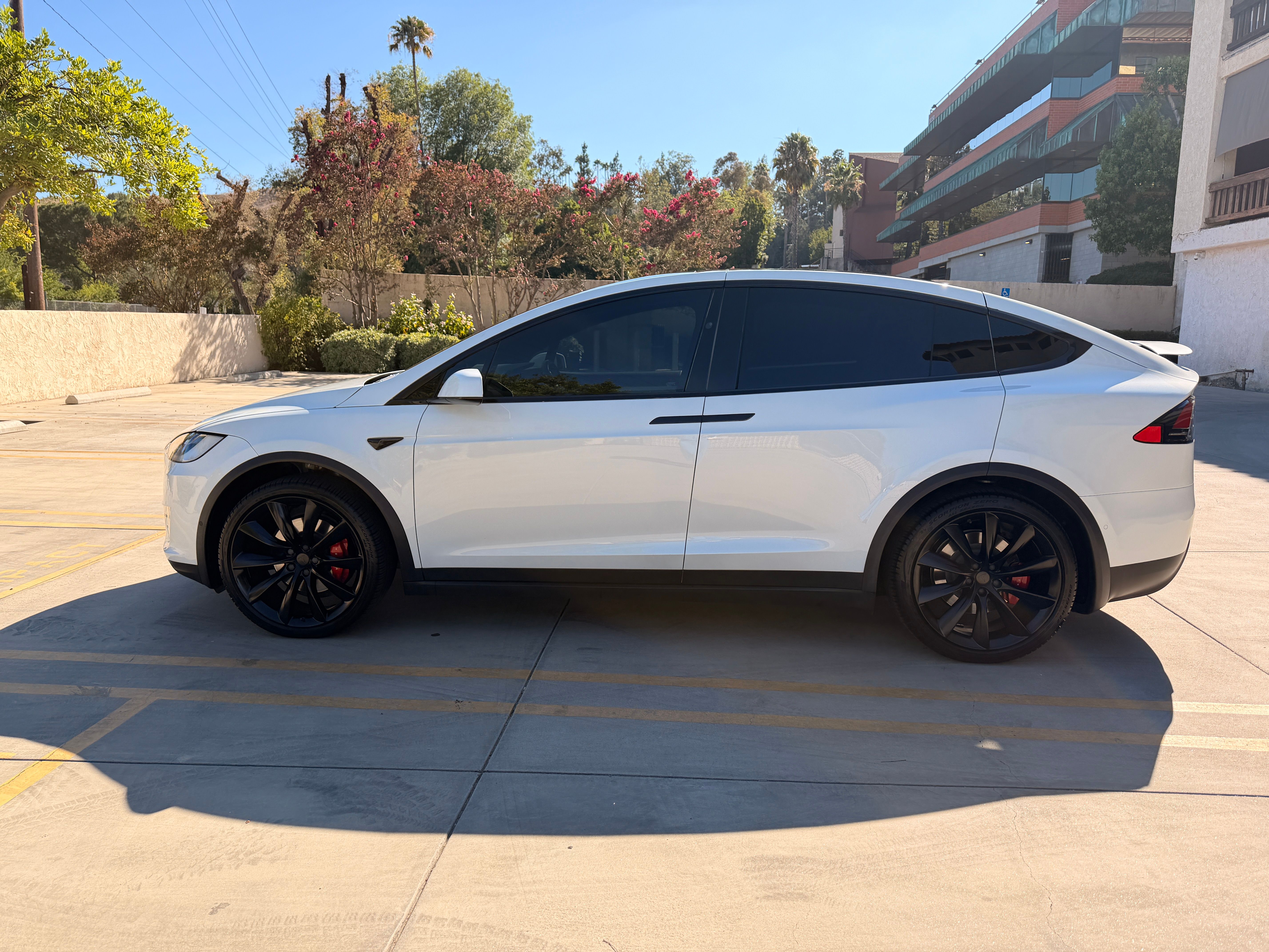 Used 2020 Tesla Model X Performance AWD/4WD image 10