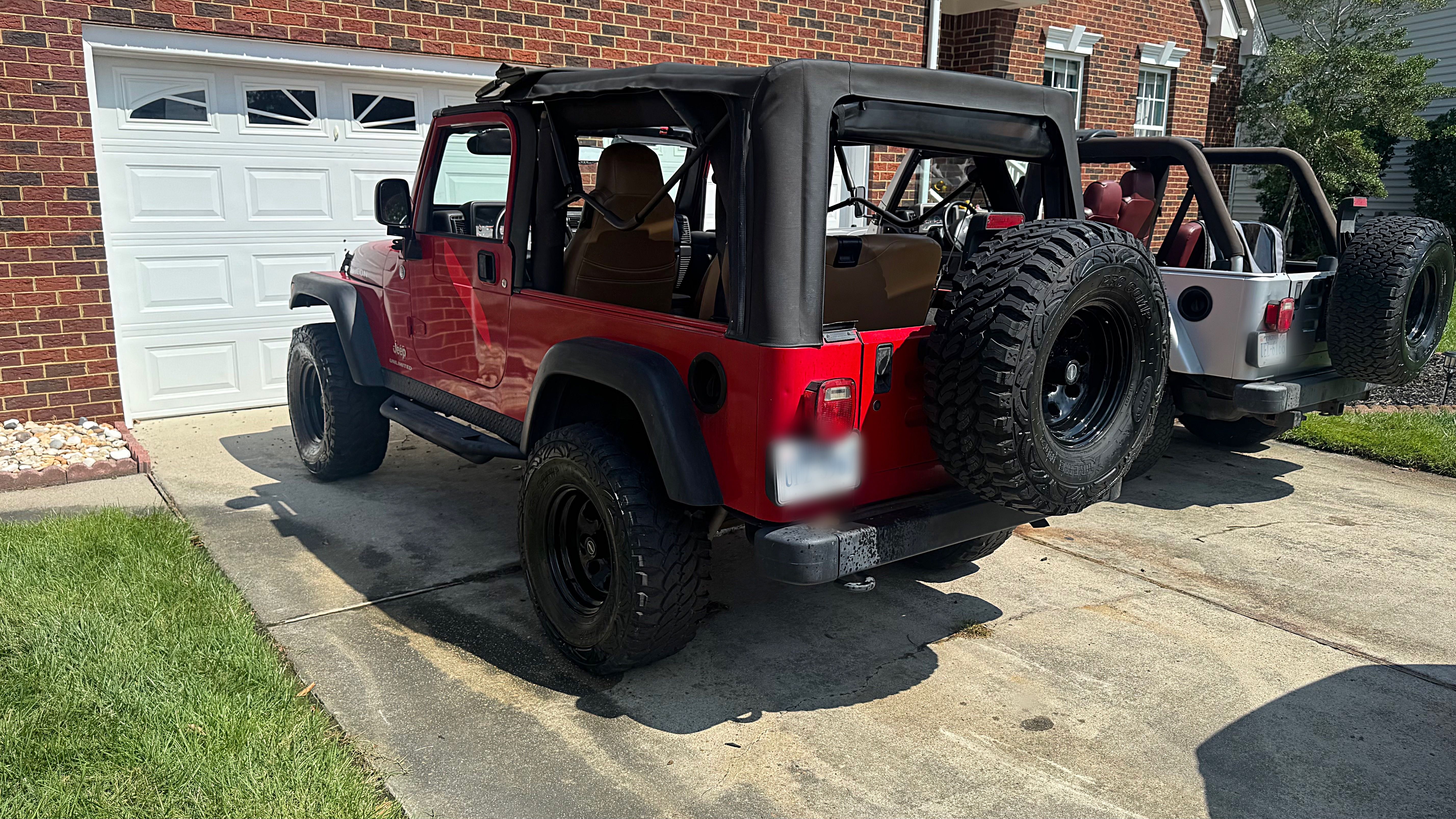 Used 2005 Jeep Wrangler Unlimited Rubicon w/ Security Group AWD/4WD image 2