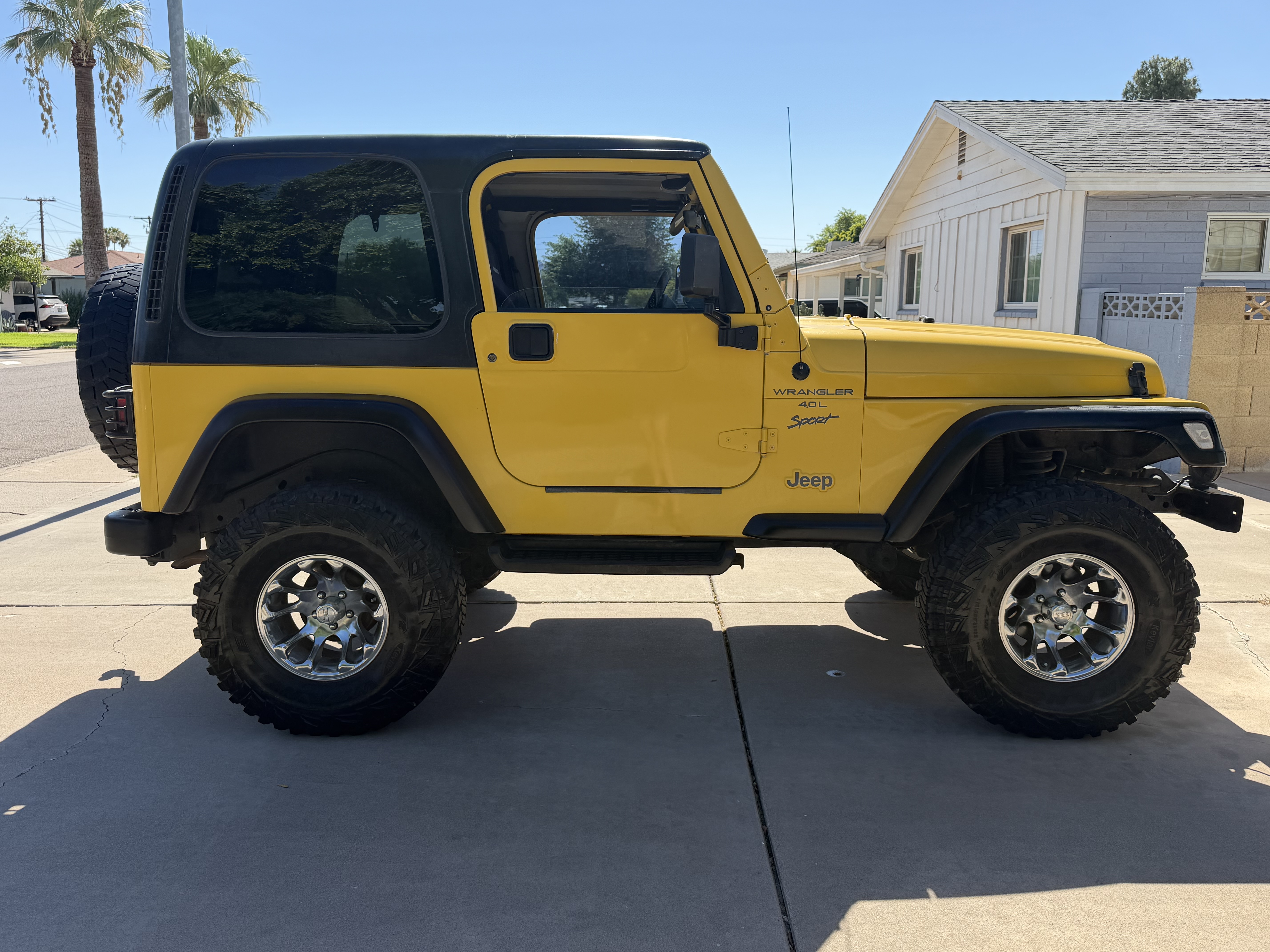 Used 2000 Jeep Wrangler Sport AWD/4WD image 2