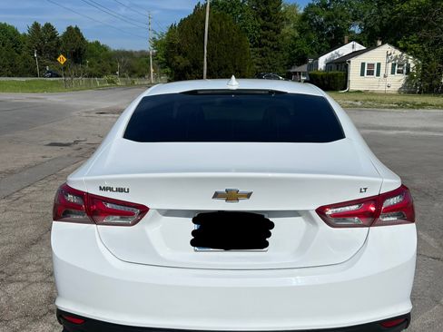 Used 2022 Chevrolet Malibu LT FWD image 4