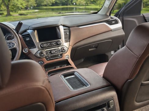 Used 2016 Chevrolet Suburban LTZ image 24