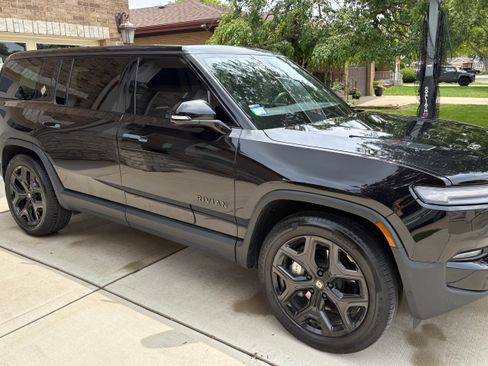 Used 2025 Rivian R1S Adventure AWD/4WD image 1