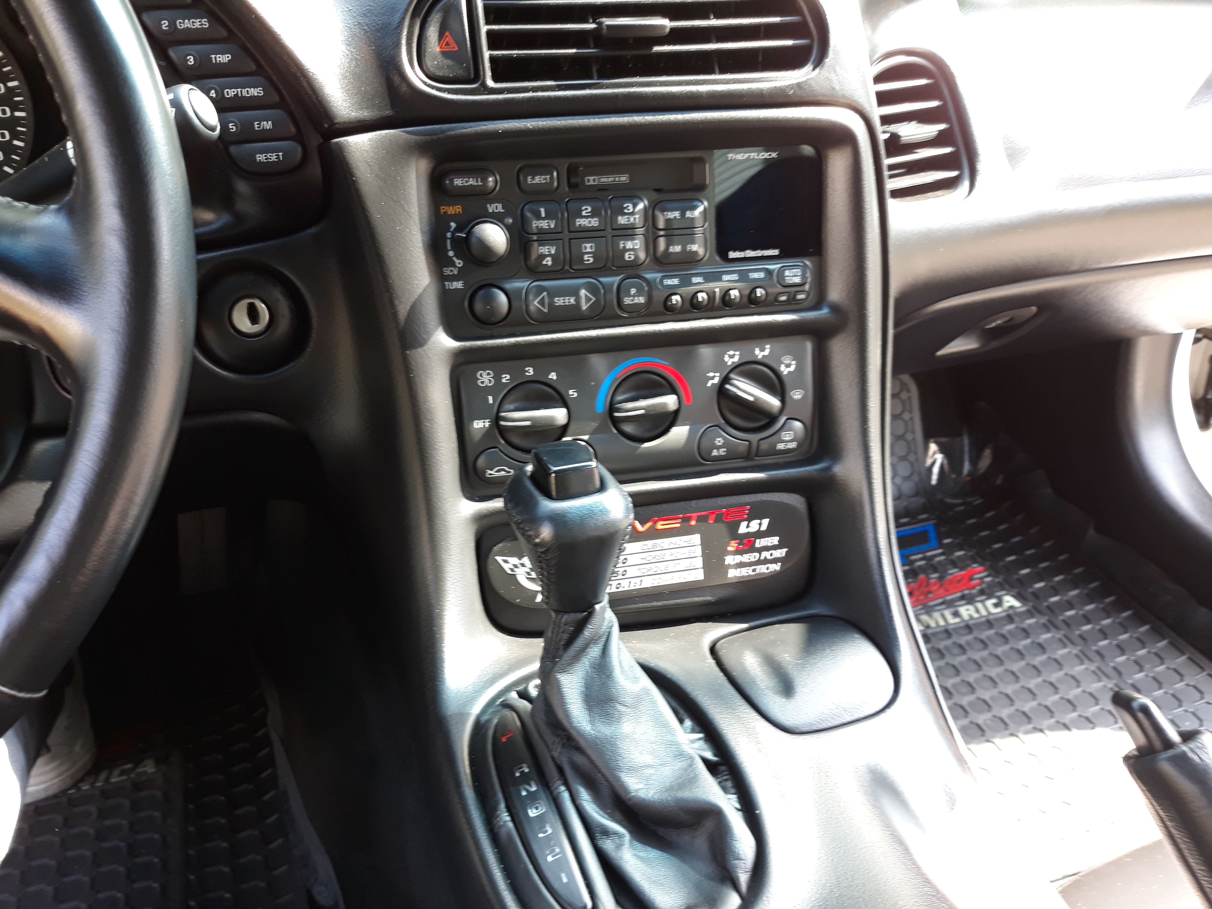Used 2001 Chevrolet Corvette Coupe RWD image 12