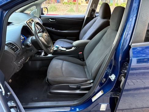 Used 2017 Nissan Leaf SV image 21