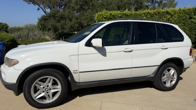 Used 2004 BMW X5 4.4i AWD/4WD image 1