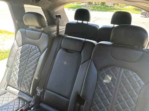 Used 2023 Audi SQ7 Prestige AWD/4WD image 10