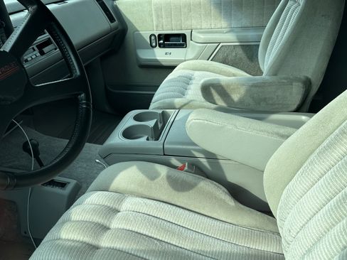 Used 1994 Chevrolet Blazer 4WD image 9