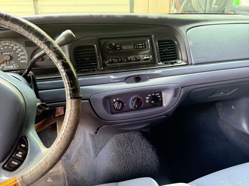 Used 1999 Ford Crown Victoria Police Interceptor RWD image 8