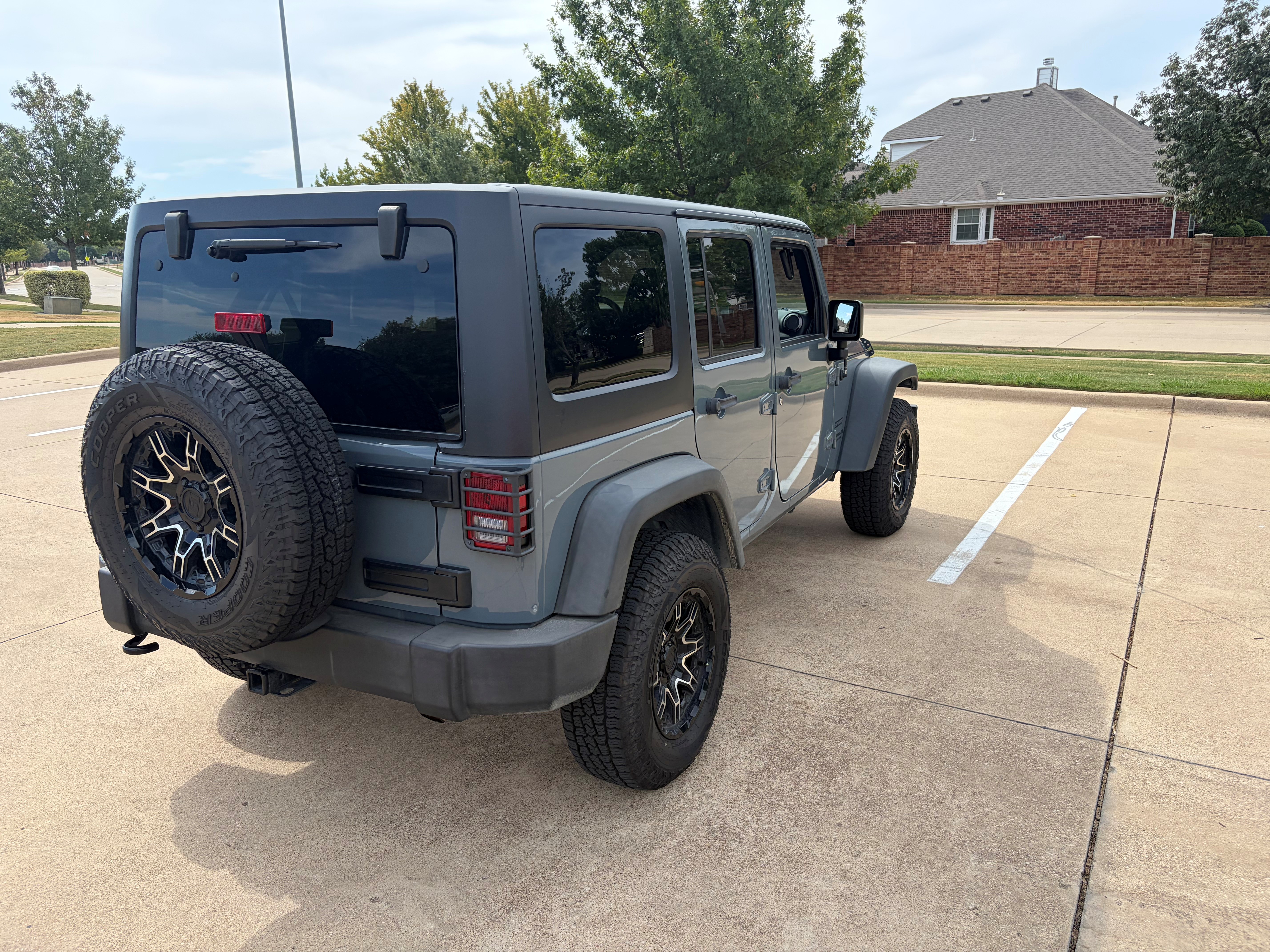 Used 2015 Jeep Wrangler Unlimited Sport w/ Quick Order Package 24S AWD/4WD image 5