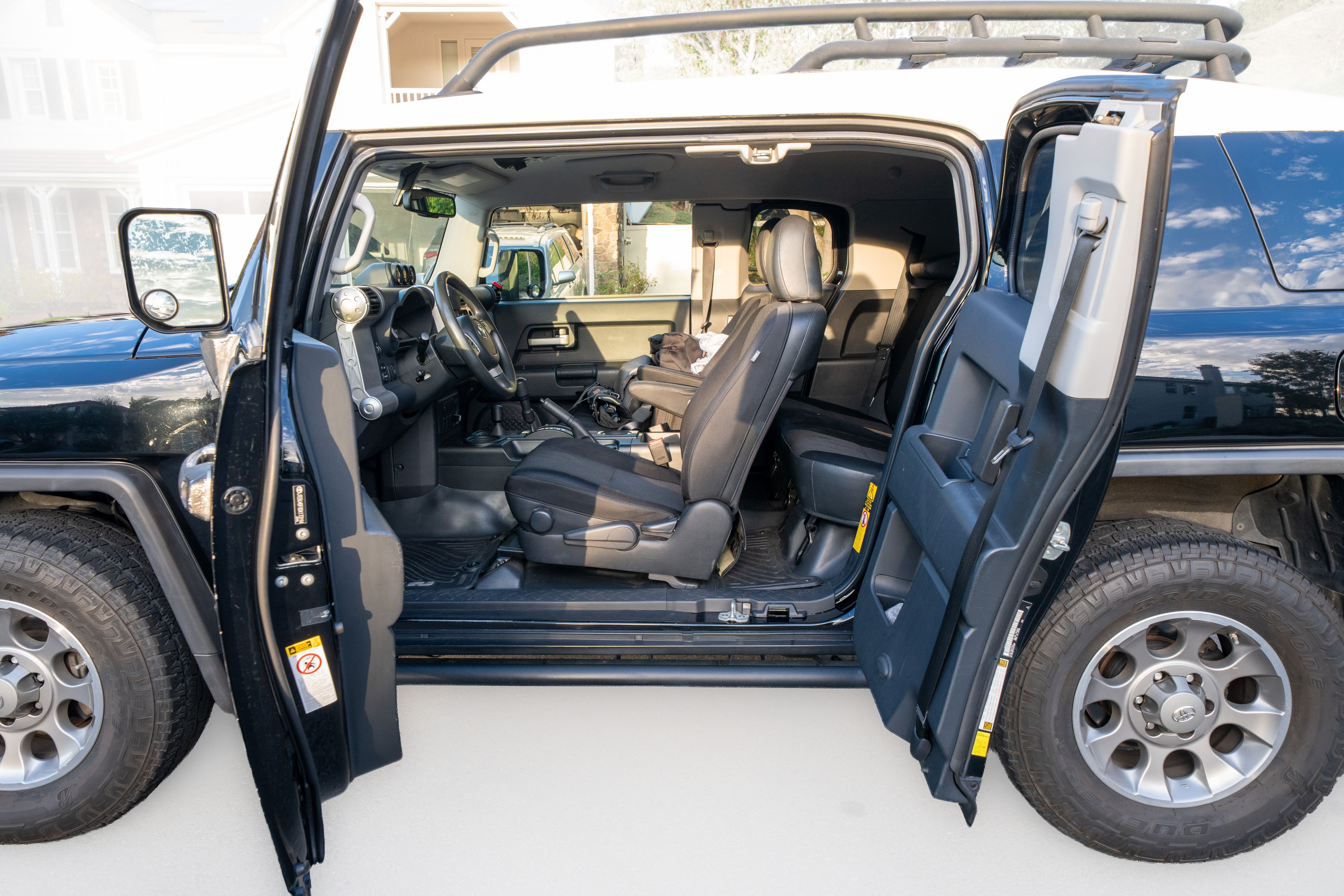 Used 2013 Toyota FJ Cruiser 4WD w/ Convenience Pkg image 12