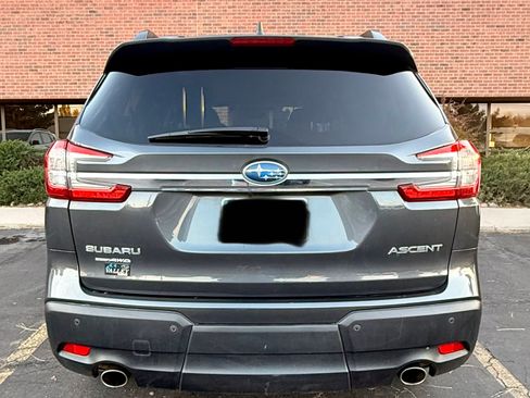 Used 2023 Subaru Ascent Premium w/ Convenience Package image 5