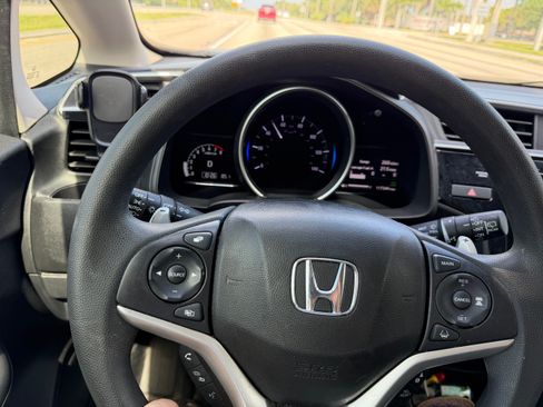 Used 2020 Honda Fit EX image 2