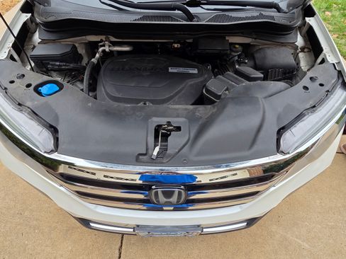 Used 2017 Honda Pilot Touring image 8