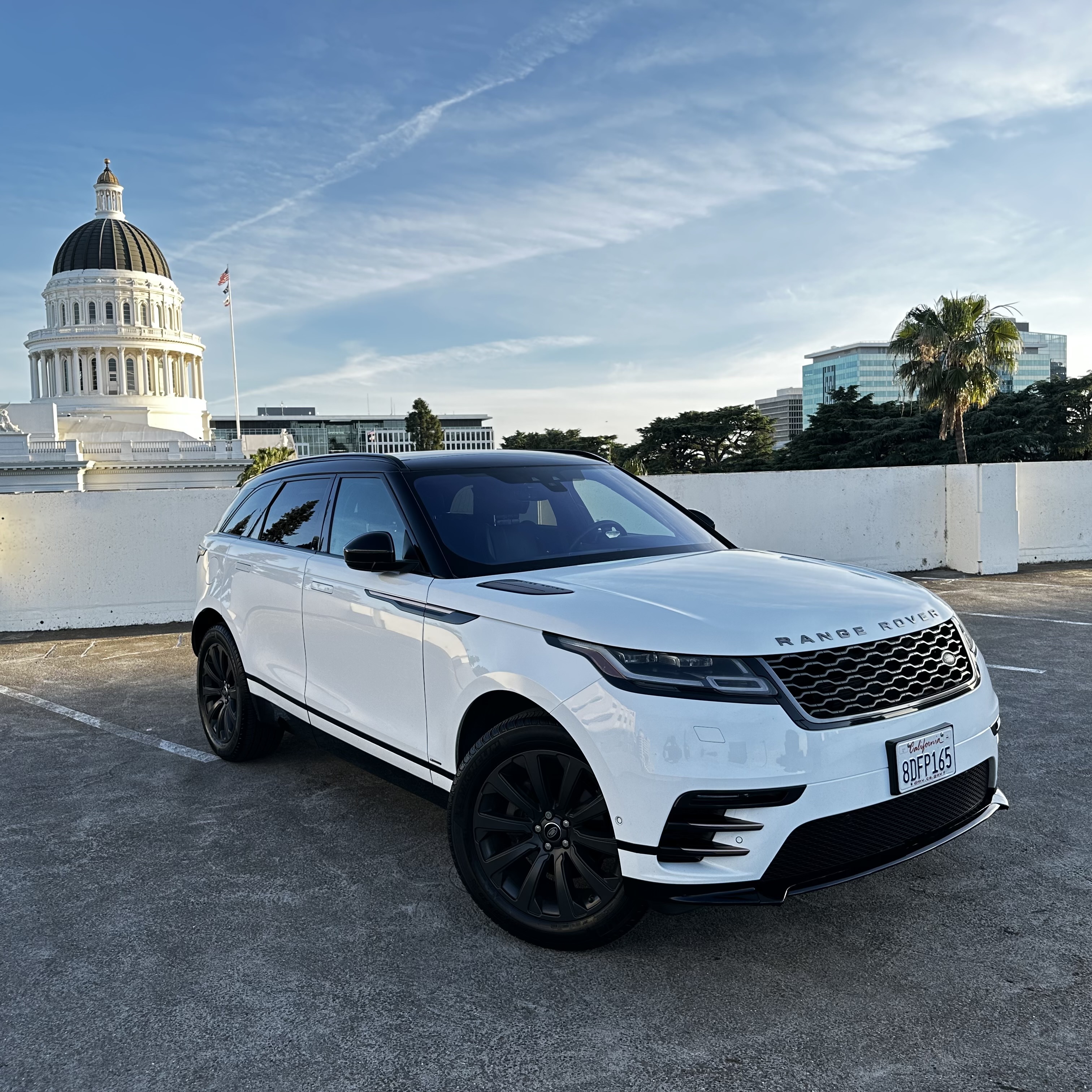 Used 2018 Land Rover Range Rover Velar R-Dynamic SE AWD/4WD image 1