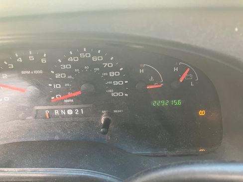 Used 2008 Ford E-350 and Econoline 350 Extended Super Duty image 10