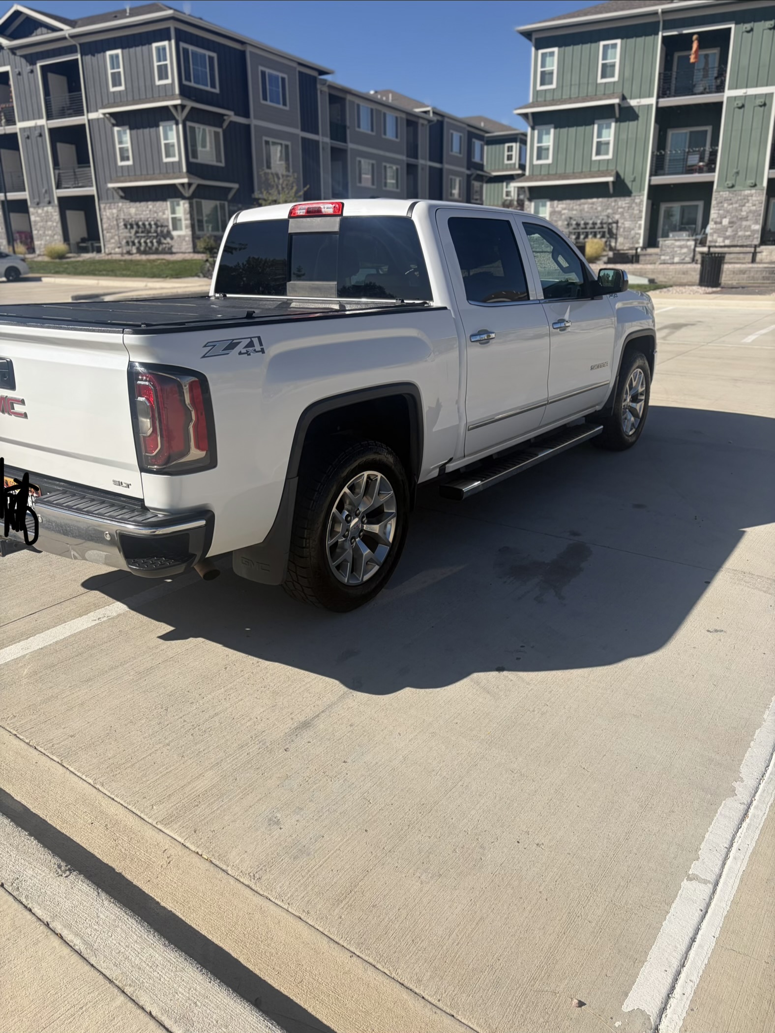 Used 2017 GMC Sierra 1500 SLT AWD/4WD image 4
