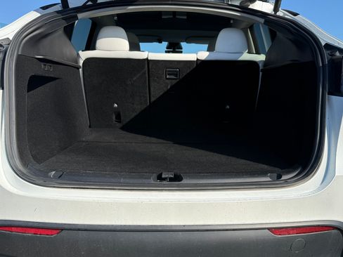 Used 2023 Tesla Model Y Performance image 9