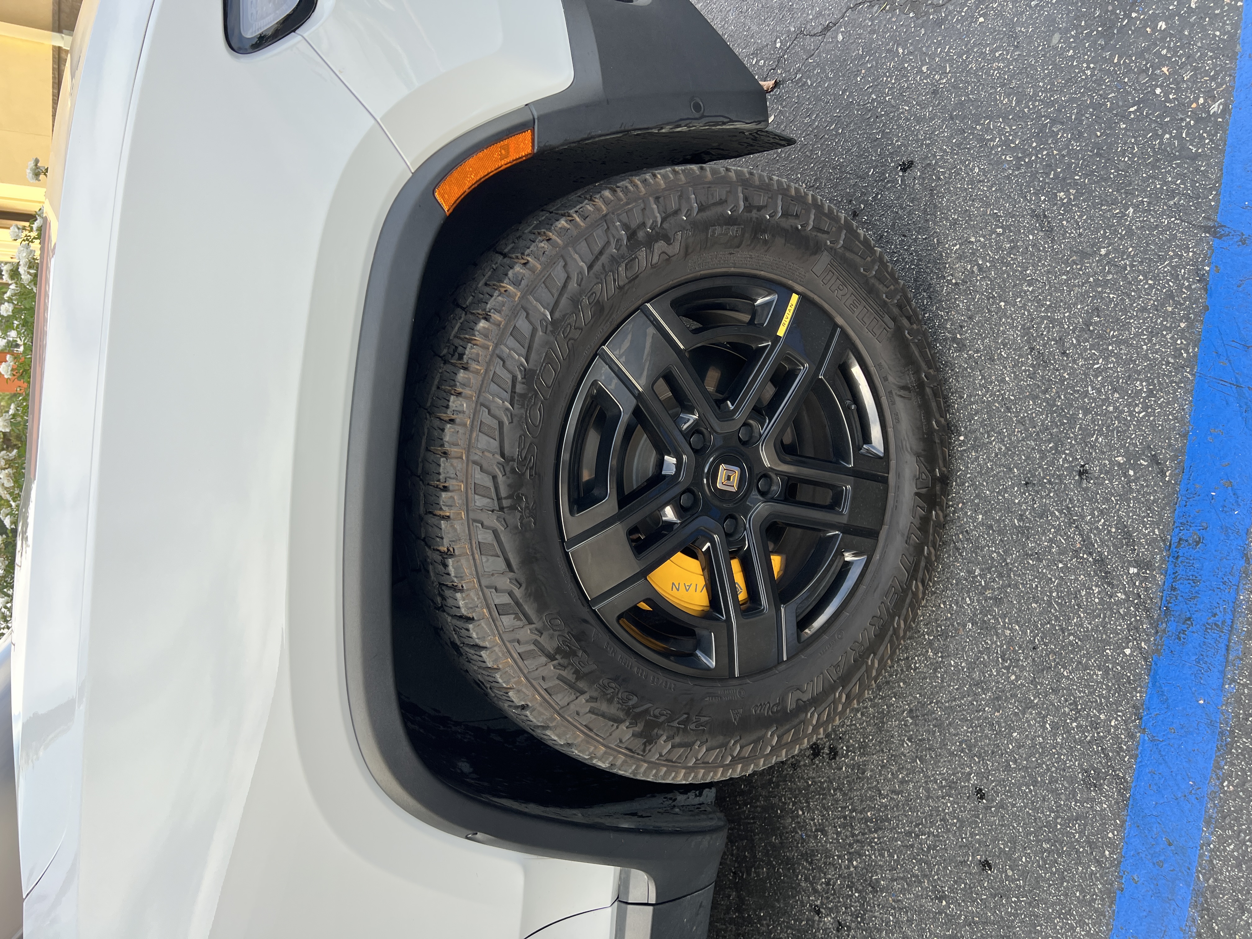 Used 2023 Rivian R1S Adventure Quad AWD/4WD image 19