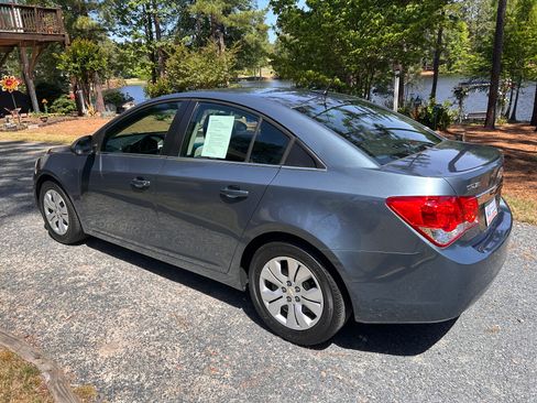 Used 2012 Chevrolet Cruze LS w/ Connectivity Package FWD image 4