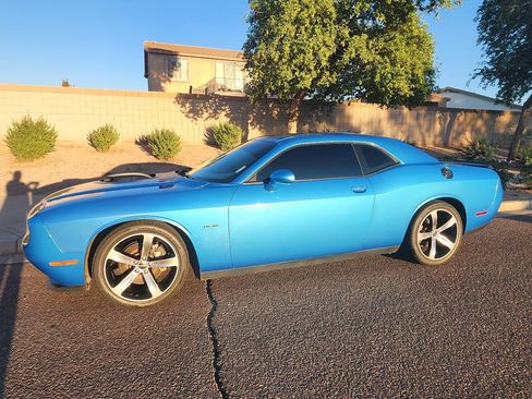 Used 2015 Dodge Challenger R/T Plus image 4