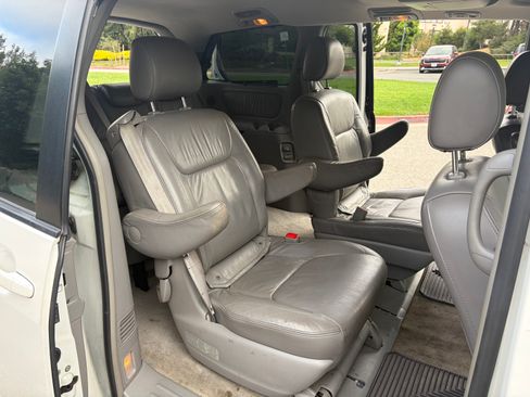Used 2006 Toyota Sienna FWD image 11