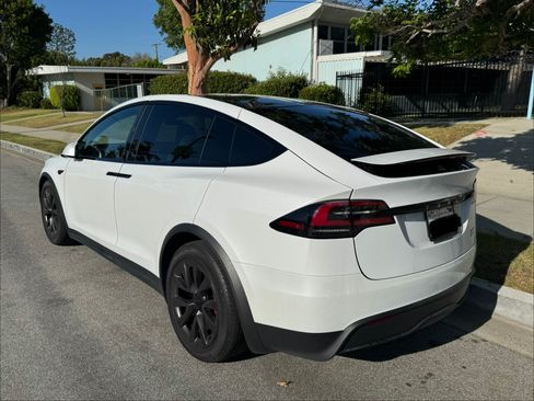 Used 2023 Tesla Model X Plaid image 4