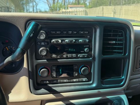 Used 2003 Chevrolet Tahoe LT image 9