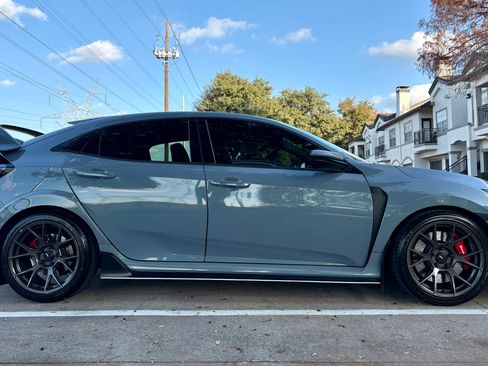 Used 2019 Honda Civic Type R image 5