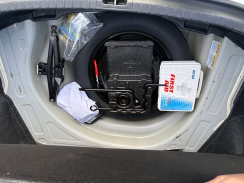 Used 2018 Toyota Corolla SE w/ Carpet Mat Package (TMS) image 28